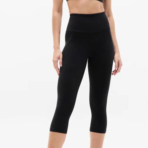 Athleta Women's ELATION ULTRA HIGH RISE CAPRI Size Small in Black - Picture 2 of 6